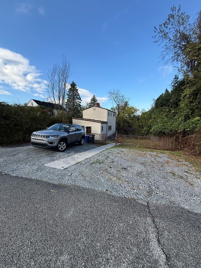Photo - Newly updated 2BR house with yard, off str...