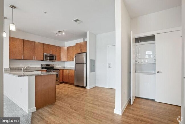 Building Photo - 131 Bridge St Unit 2B-2-2135 Rental