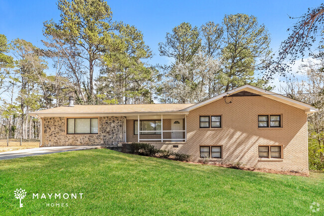 Building Photo - Charming Brick Home in Austell, GA