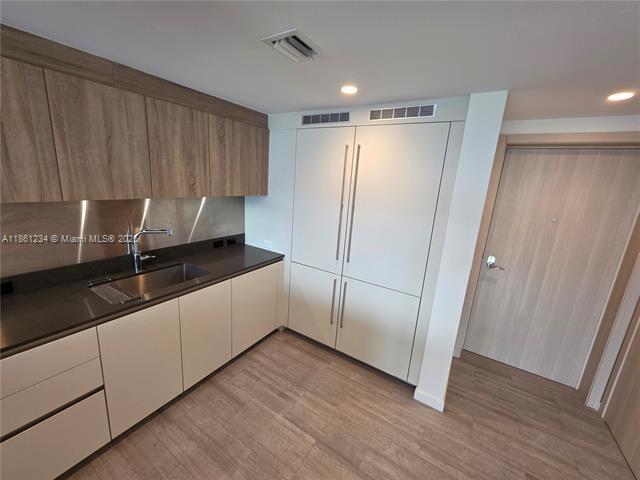 Photo - 1000 Brickell Plz
