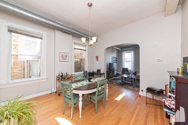 Photo - 1429 W Chicago Ave Unit #  03