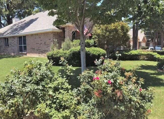 Photo - 560 Cross Ridge Cir