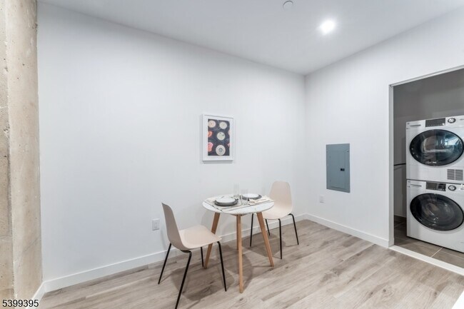 Photo - 10 Commerce Ct Unit 2F