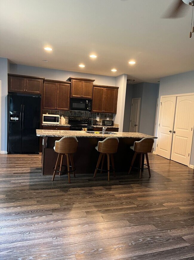 Photo - 1021 Parkers Cv