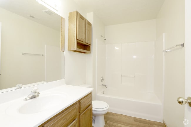 2 Bedroom 1 Bath - Bathroom