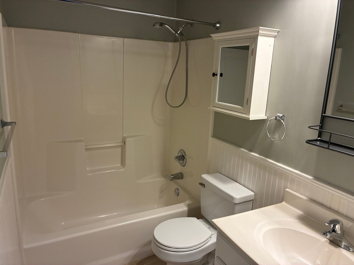 Photo - 2 Guilford Green Ct