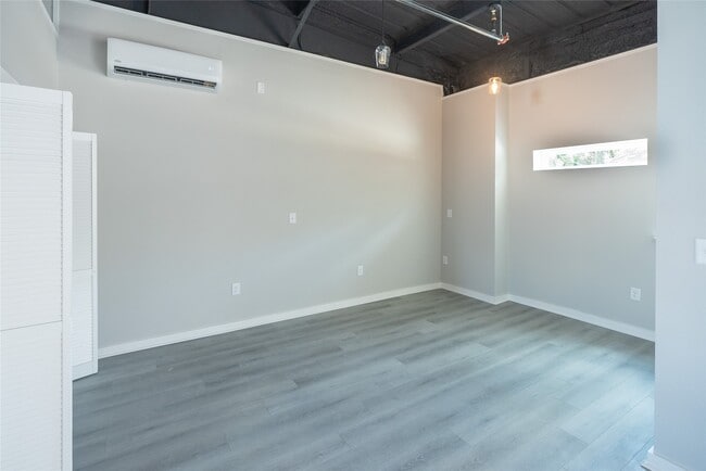 Photo - 2612 Castle St Unit H