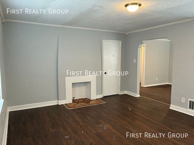 Photo - 2921 N Main St Unit Apt. 6