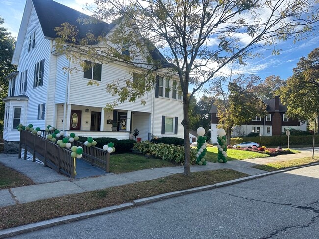 Photo - 1010 Pleasant St