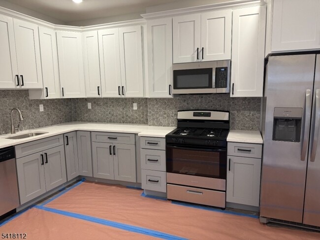 Building Photo - 37 6th St