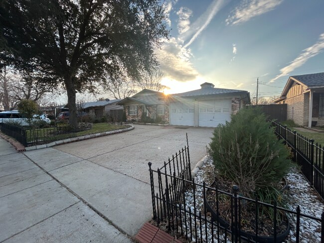 Photo - 2107 Tecumseh Trce