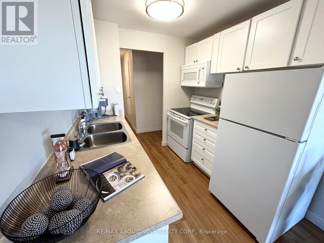 Photo - 10 Overlea Dr Unit 609