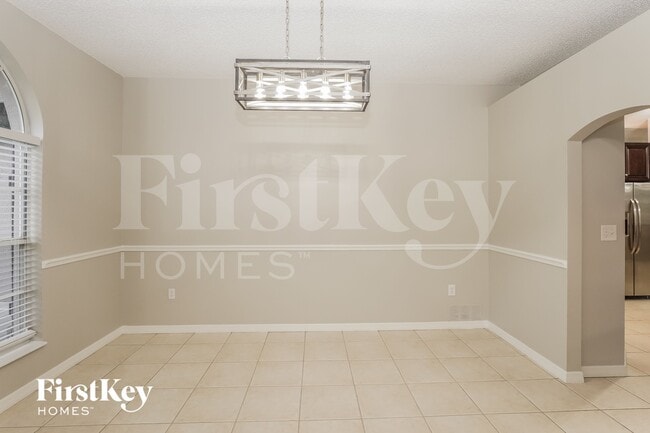 Photo - 825 High Pointe Cir