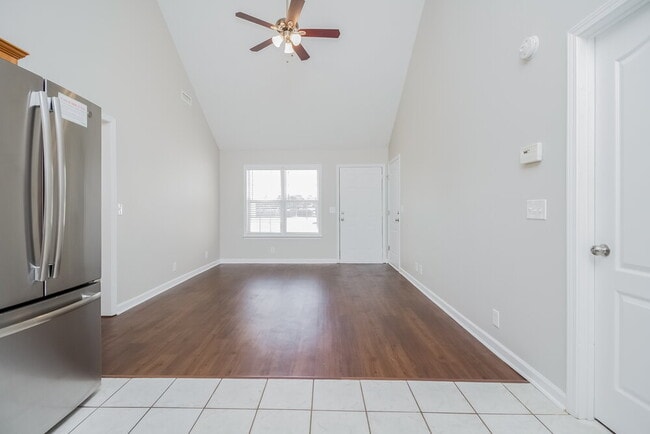 Photo - 1012 7 Oaks Blvd