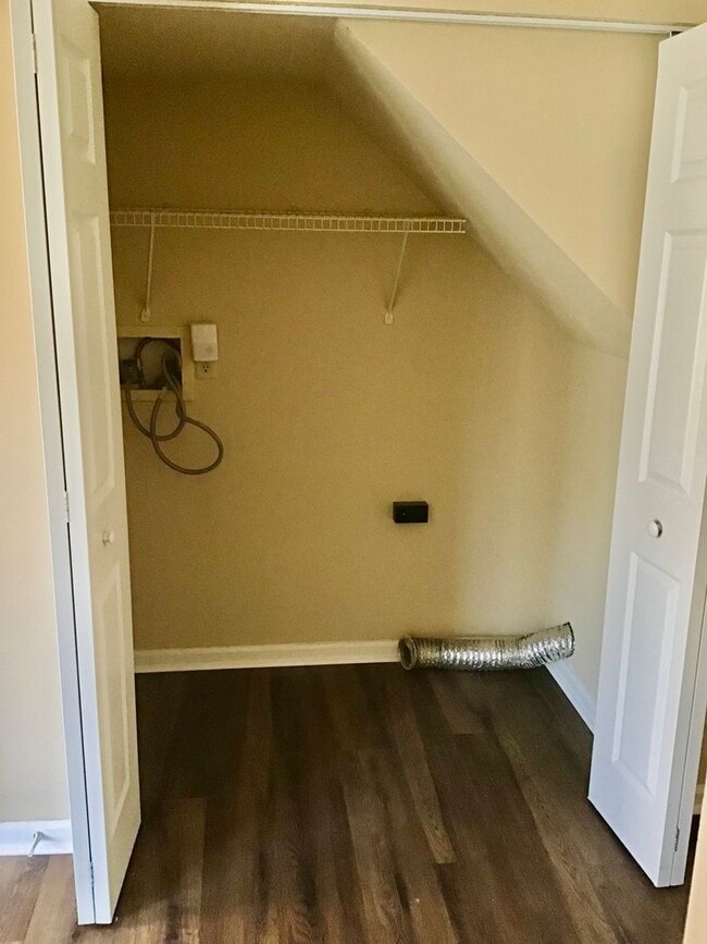Photo - 1660 Skiffes Creek Cir