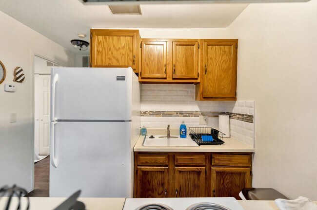 1270 W Nine Mile Rd Unit R