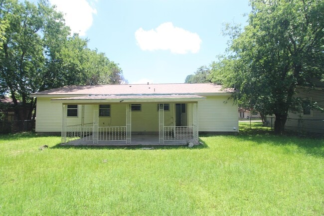 Photo - 2514 Post Oak Ave