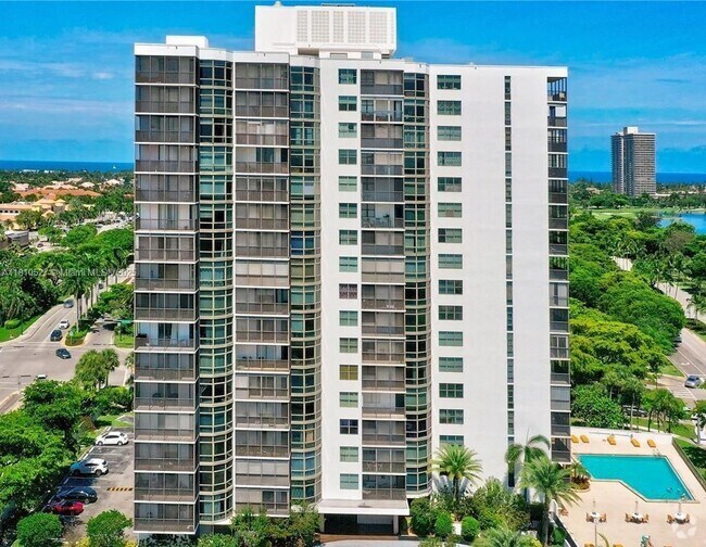Building Photo - 3375 N Country Club Dr Unit 1406 Rental