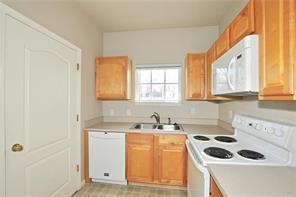 Building Photo - 12926 University Crescent Unit 2B