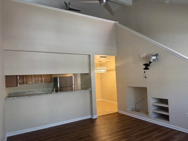 Photo - 4434 Gearhart Rd Unidad 1301