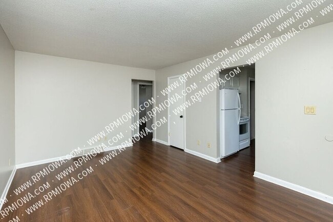 Photo - 312 NE Trilein Dr