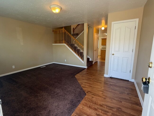 Photo - CALL TYE DIRECTLY FOR SHOWINGS AND APPLICATION DETAILS 208-313-6062. 2 Bed -1.5 Bath townhome in ...