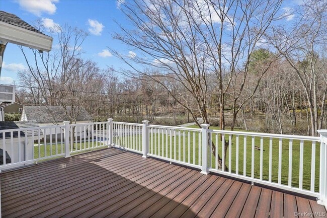 Photo - 300 Waccabuc Rd