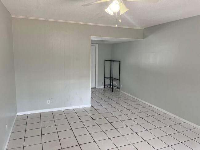Photo - 265 NW 32nd St