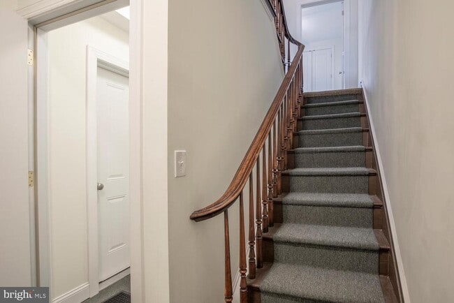 Building Photo - 30 W State St Unit B