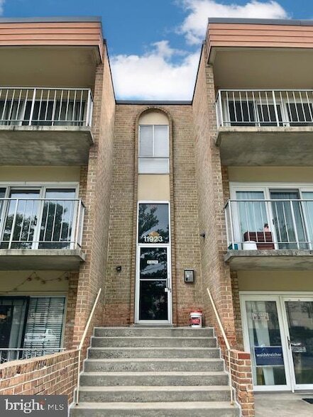 Photo - 11923 Parklawn Dr Condominio