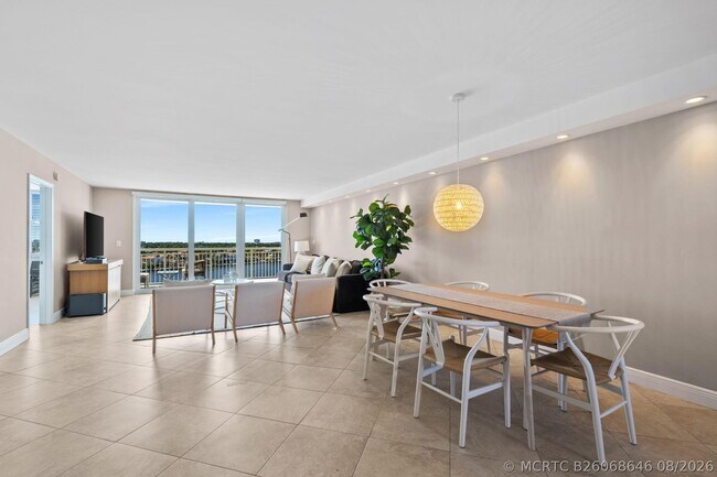Photo - 511 Bayshore Dr Unit 810