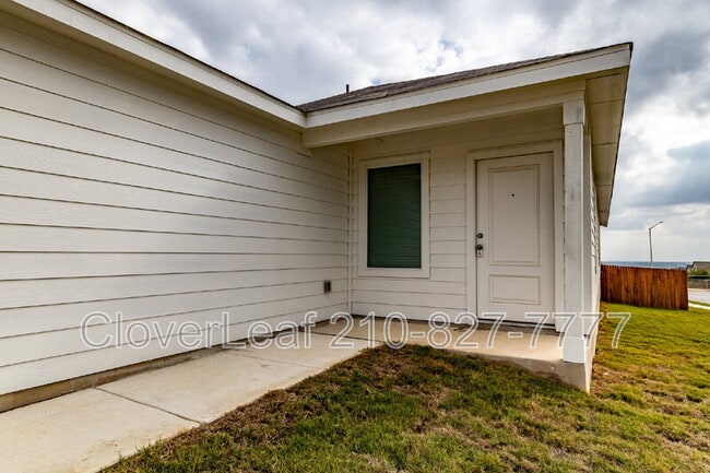 Photo - 506 Sarah Wy