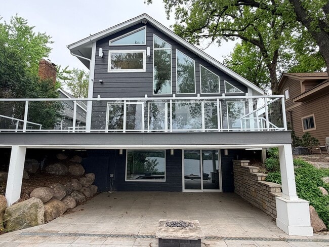 Building Photo - Lake Home For Rent