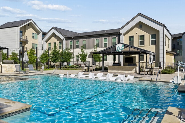 Pool - Junewood
