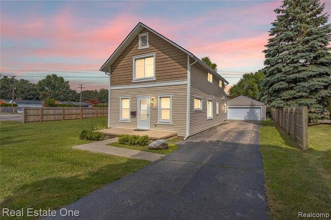 Building Photo - 3420 Fairmont Rd