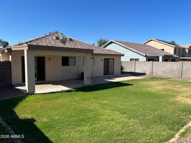 Photo - 434 W Fabens Ln