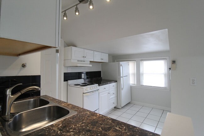 Photo - ONE BEDROOM APARTMENT NEAR KU MED Unit 1312 W 39TH ST. #3