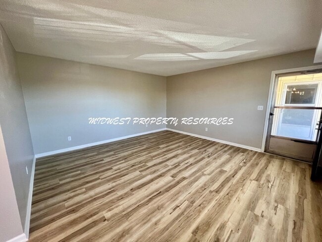 965 NW Colbern Rd Unit Unity Villa Apts - 965