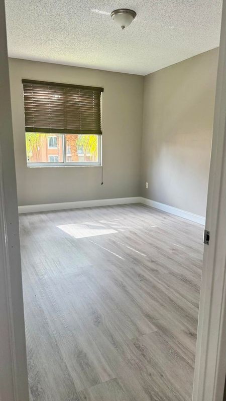 Photo - 6952 SW 39th St Unidad c202