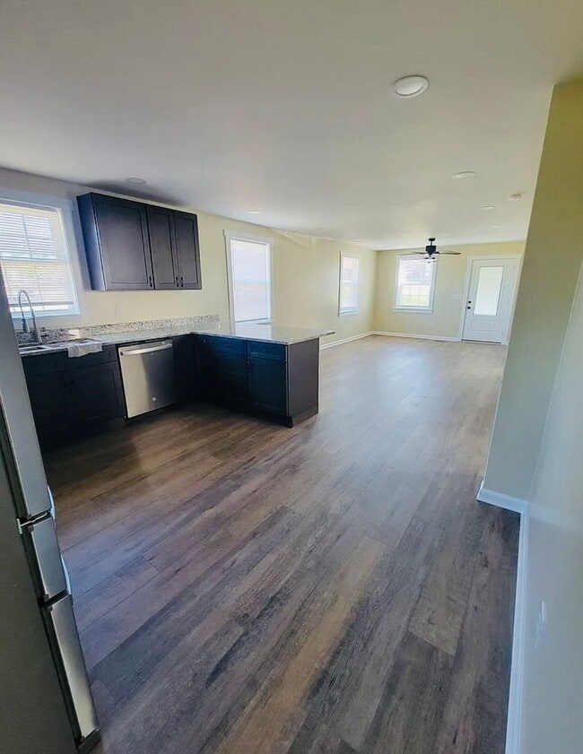 Photo - Newly Remodeled 3/1 Move In Ready Now!