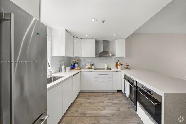 Building Photo - 1611 SW 2nd Ct Unit A104 Rental