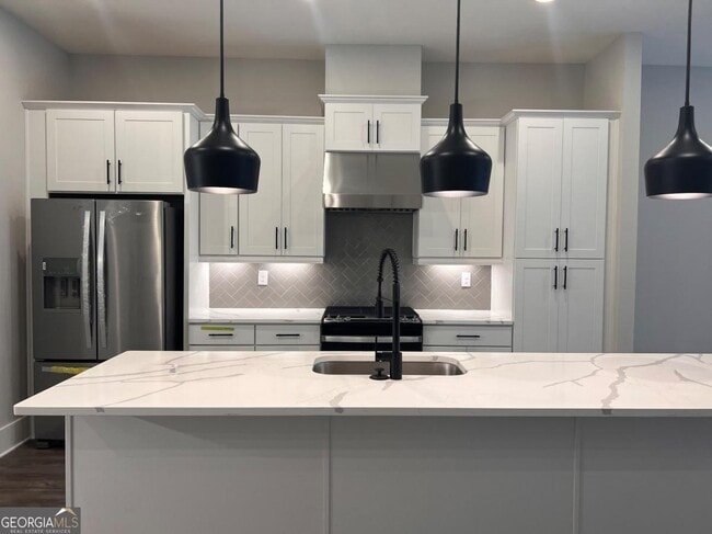 Photo - 2011 Oak Ln NW