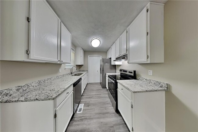 Photo - 285 Woodland St