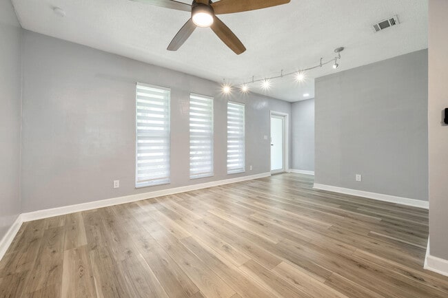 Photo - 1571 SW 13th Dr