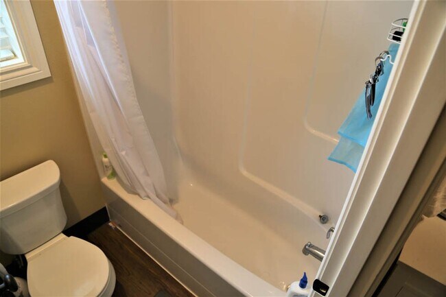 Photo - 2 Bed 1 Bath