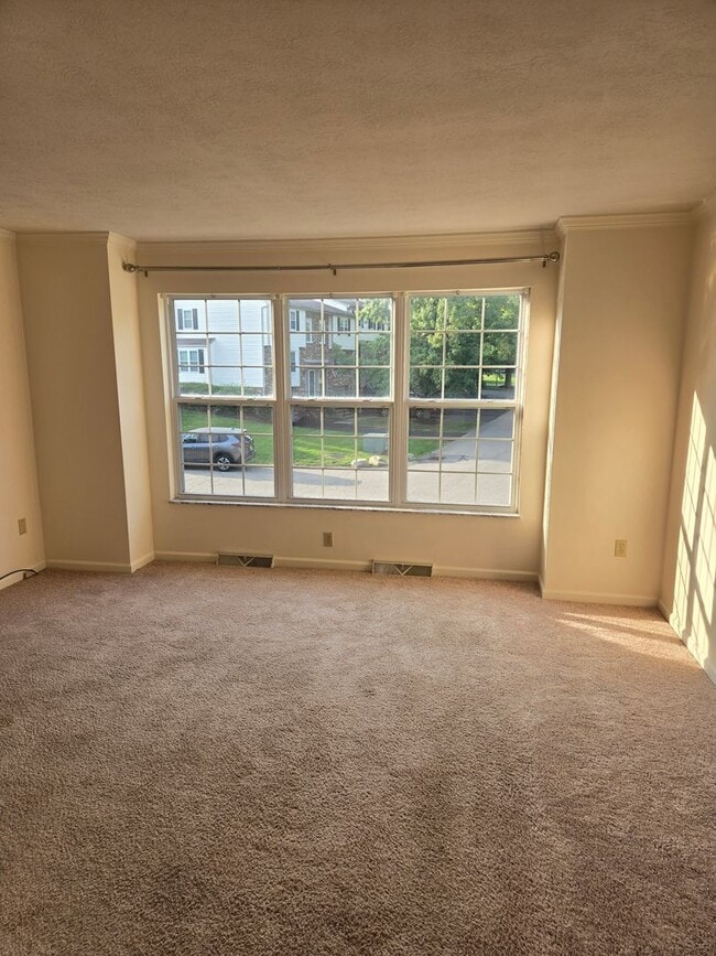 Photo - Spacious 3-bedroom Gibsonia townhome