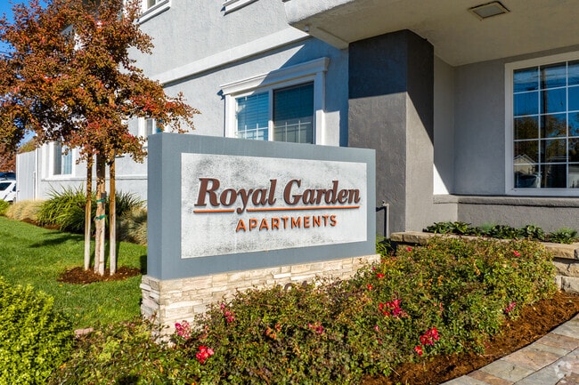 Photo - Royal Gardens Apartments
