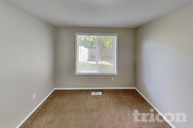 1704 NE 16th Loop
