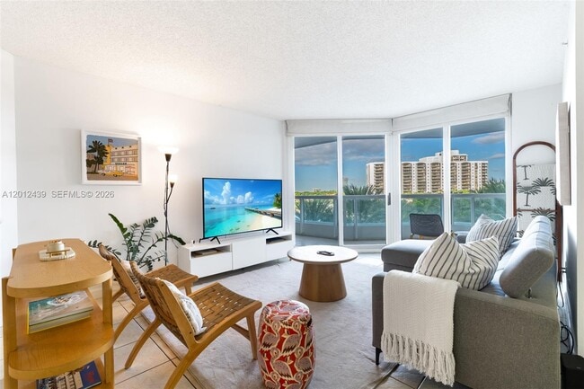Building Photo - 21055 Yacht Club Dr Unit 605