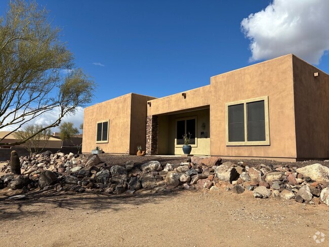 Building Photo - CUSTOM 4 BEDROOM 2.5 BATH 3 CAR GARAGE OVE... Rental